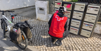 Voluntários levam o Movimento #APortaAoLado a todo o país